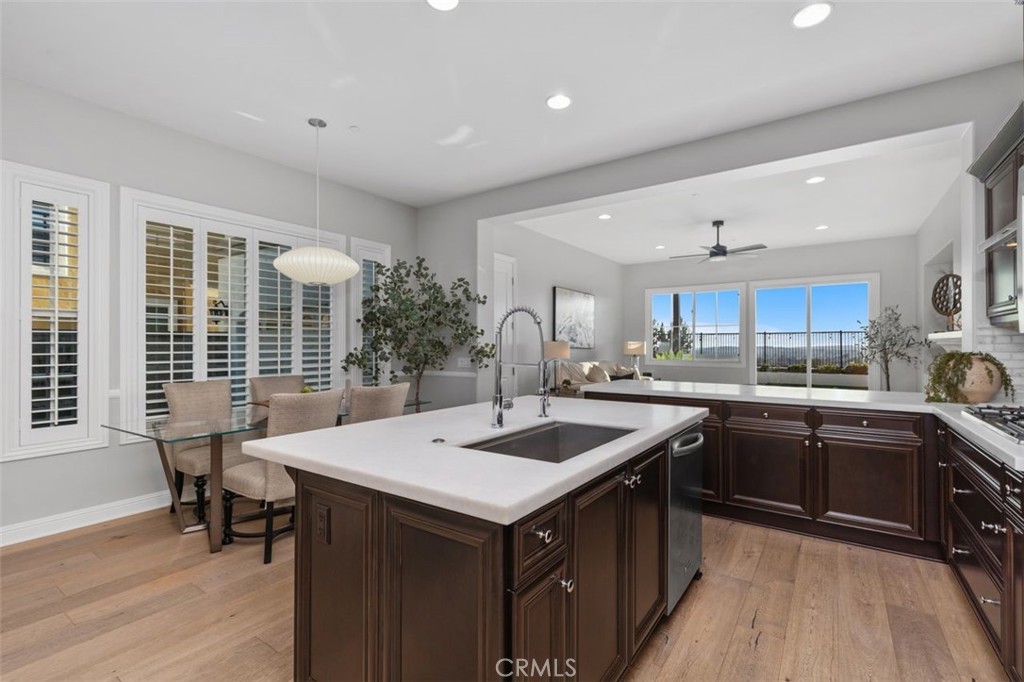 3933 Diamond Hill