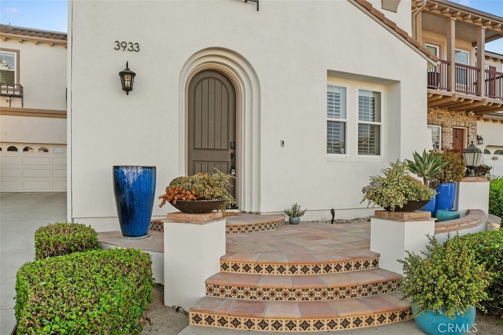3933 Diamond Hill