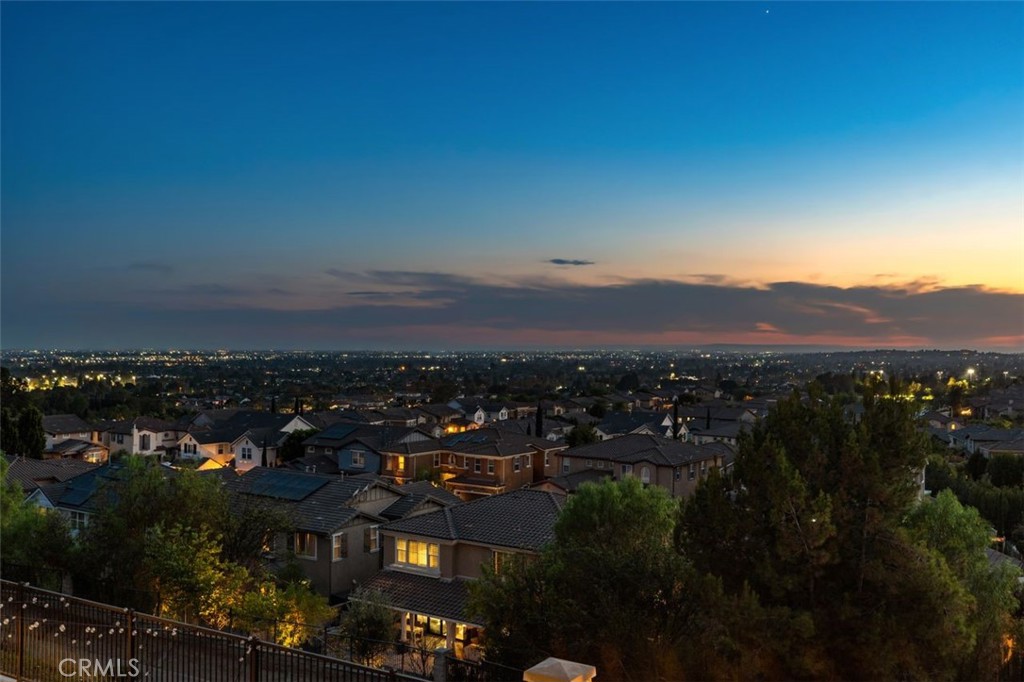 3933 Diamond Hill