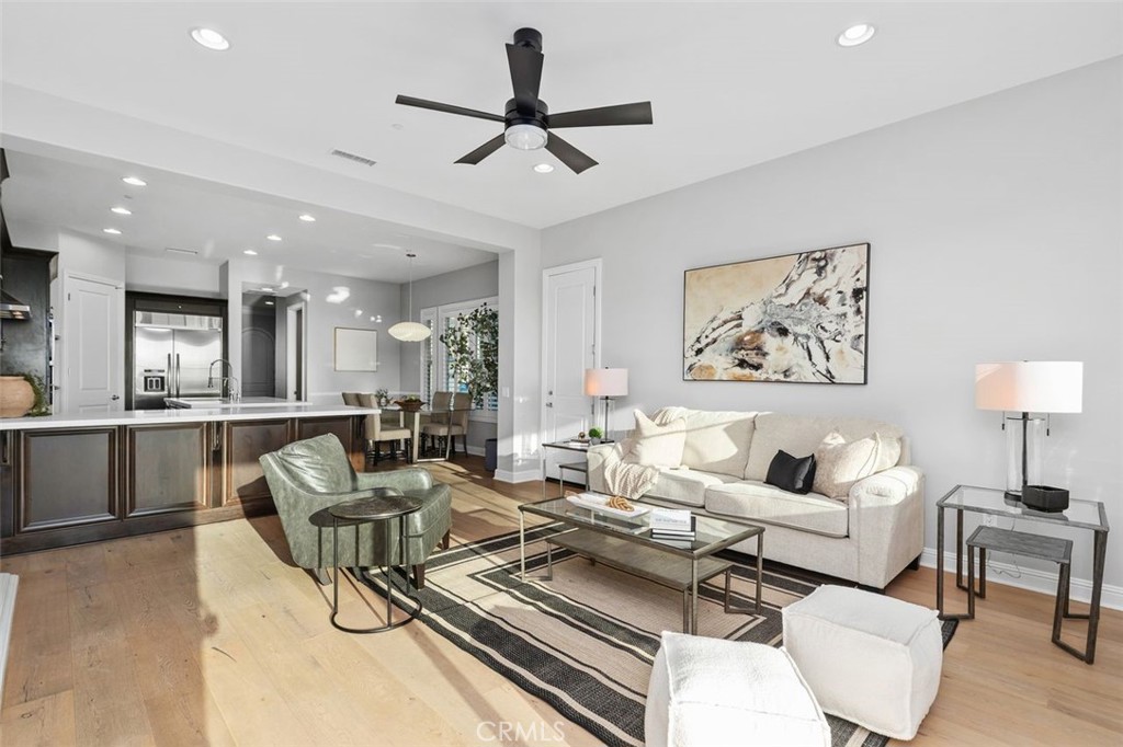 3933 Diamond Hill