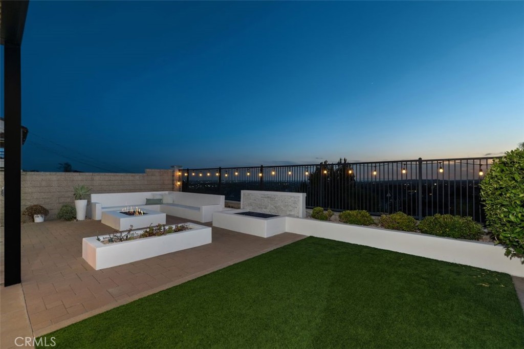 3933 Diamond Hill