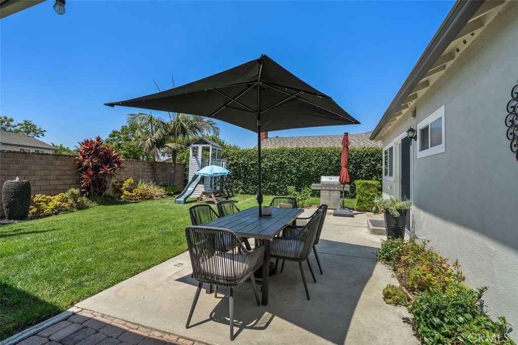 253 N Camino Arroyo