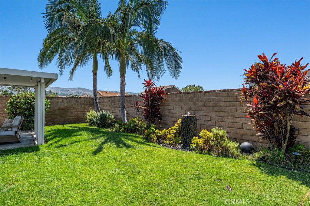 253 N Camino Arroyo
