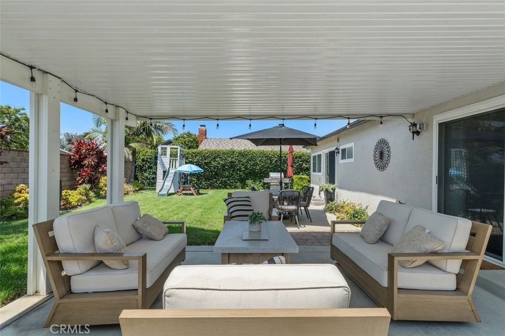 253 N Camino Arroyo