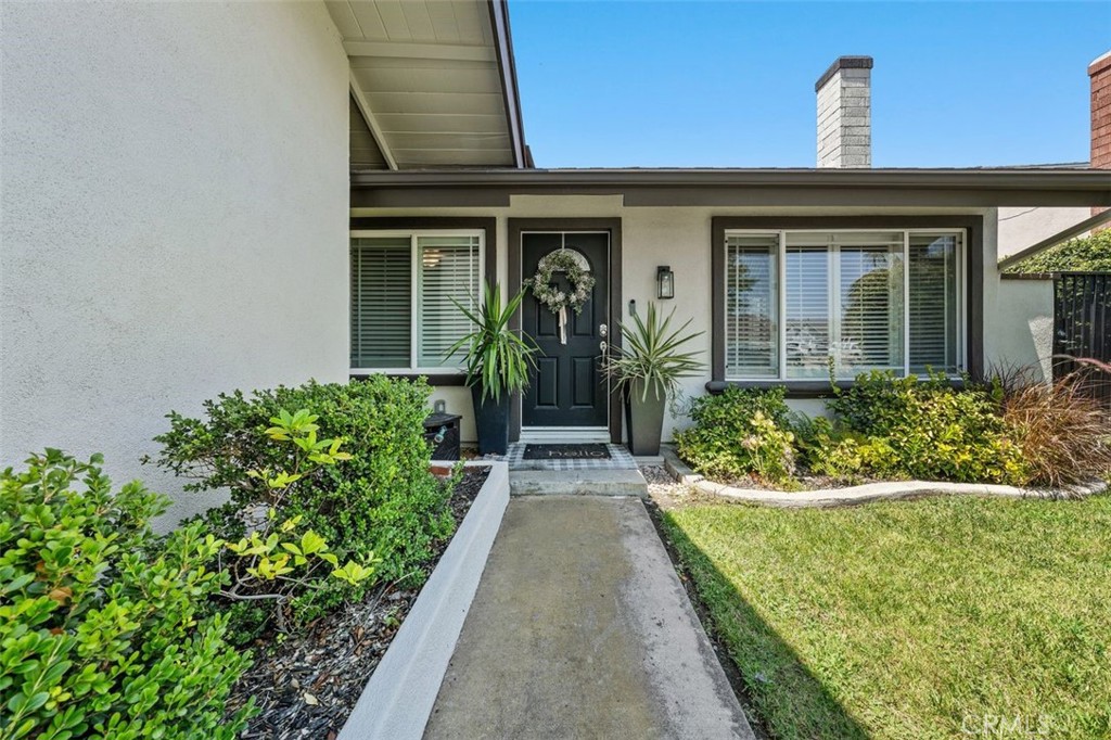 253 N Camino Arroyo