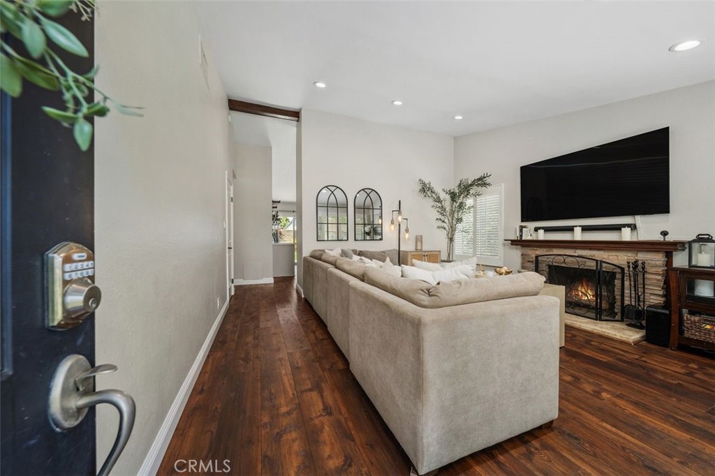 253 N Camino Arroyo