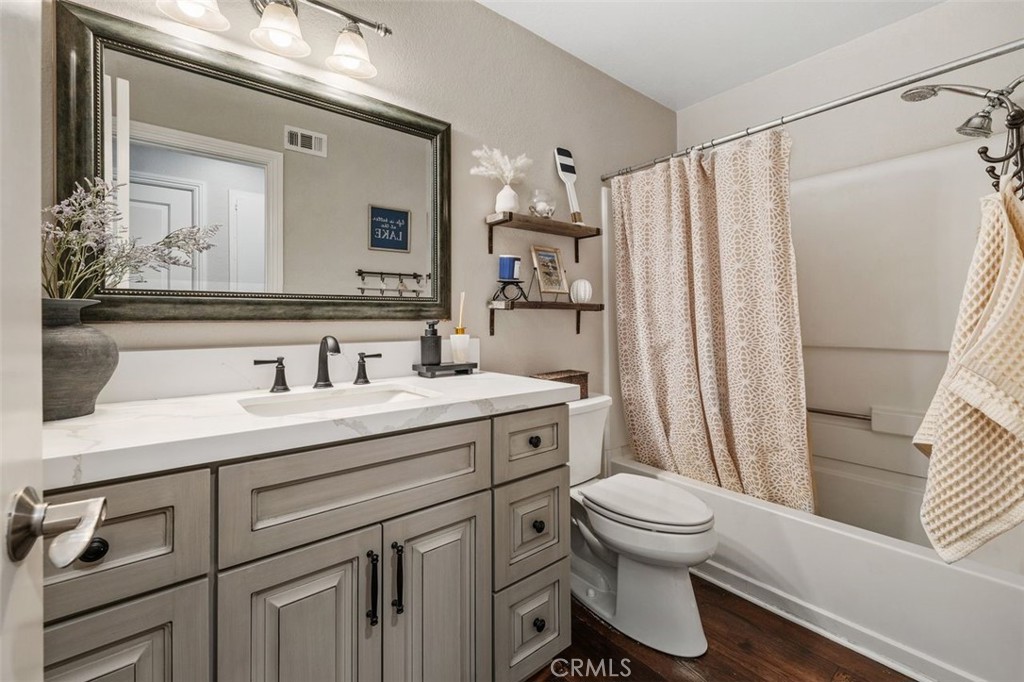 253 N Camino Arroyo