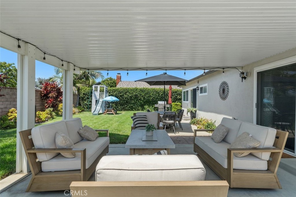 253 N Camino Arroyo