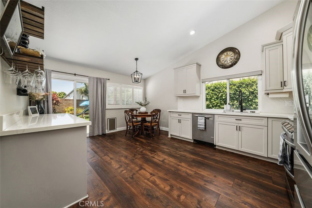 253 N Camino Arroyo
