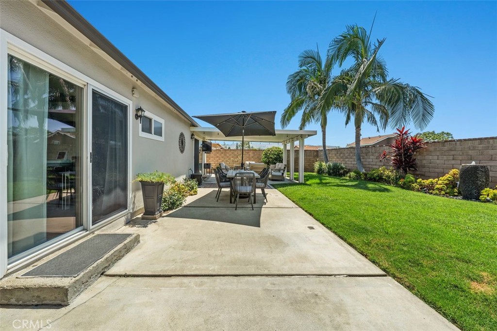 253 N Camino Arroyo