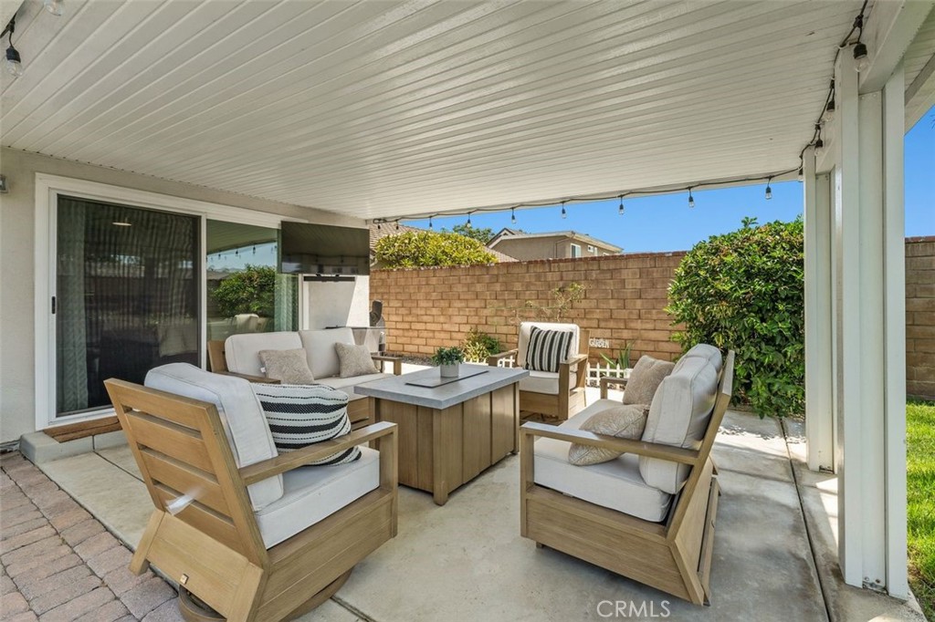 253 N Camino Arroyo