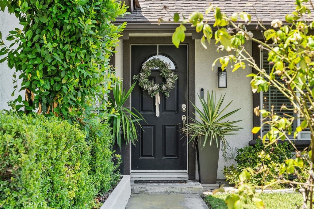 253 N Camino Arroyo