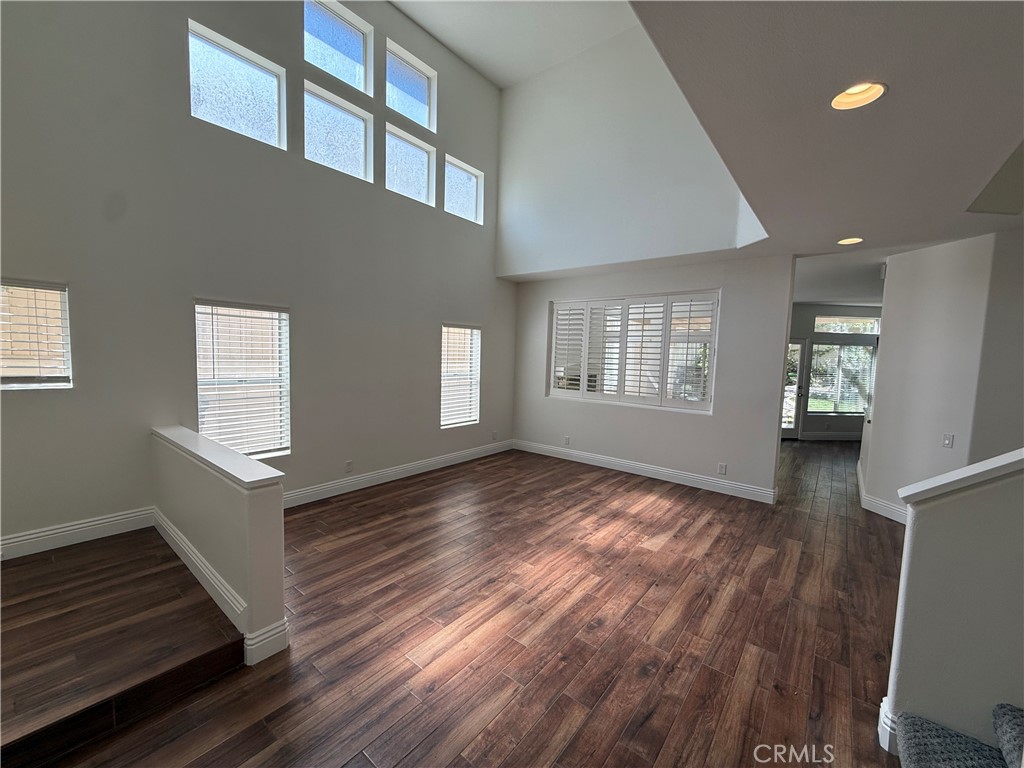 967 S Flintridge