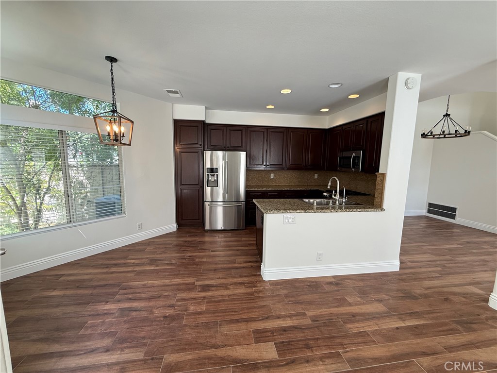 967 S Flintridge