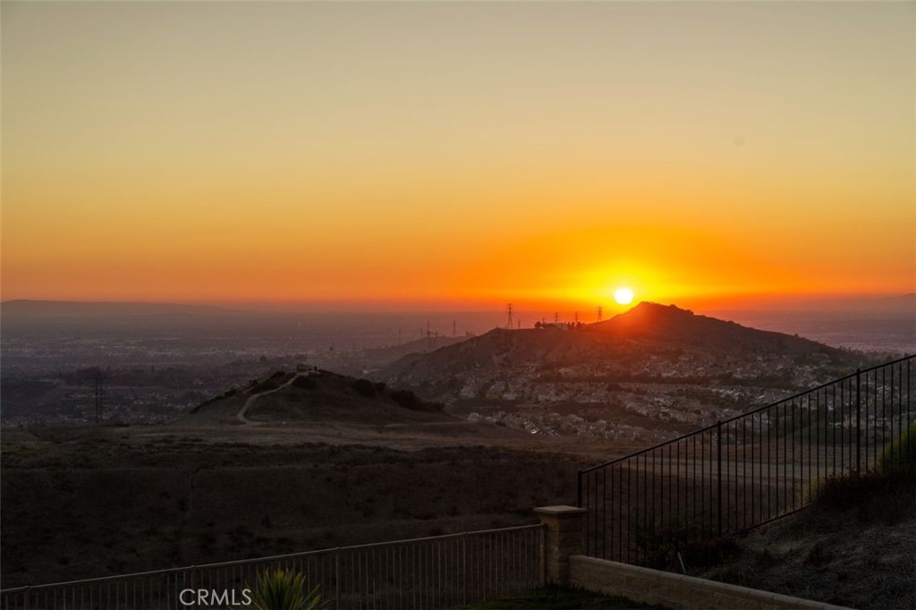 1159 S Pointe Premier Anaheim Hills Ca Us 92807 Pw26193375