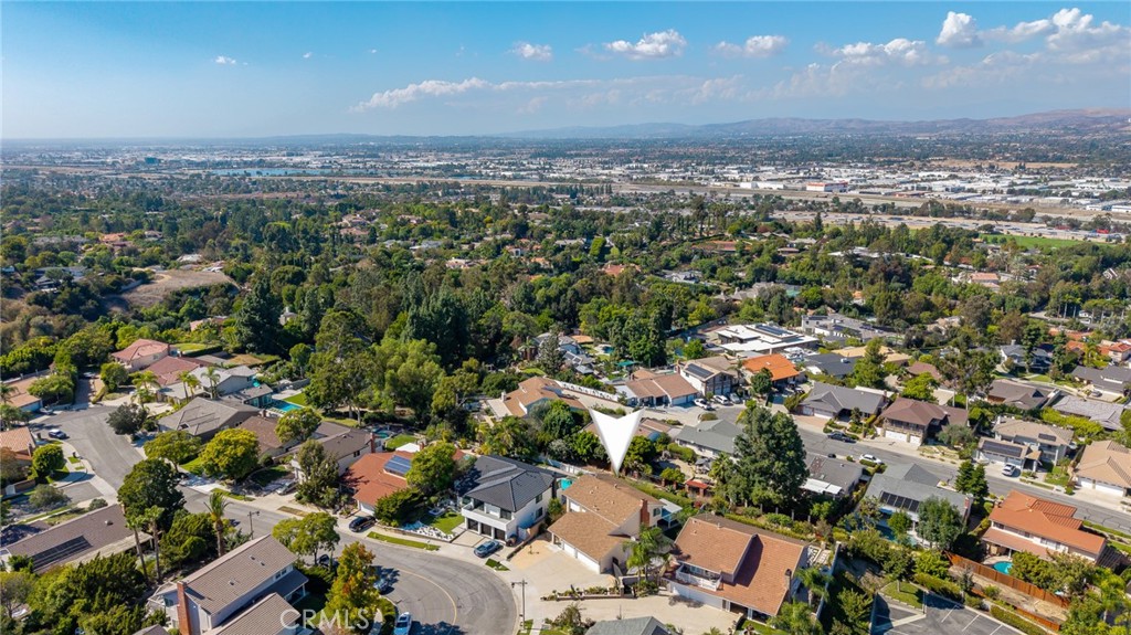 5217 E Rolling Hills Drive