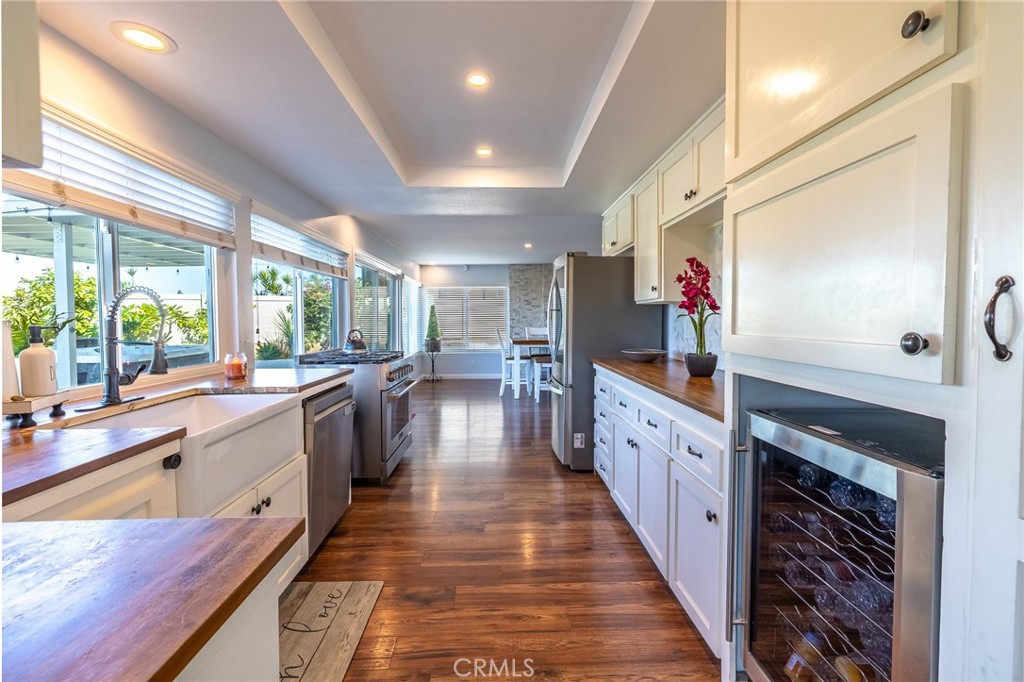 5217 E Rolling Hills Drive