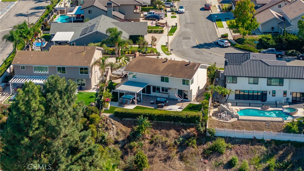 5217 E Rolling Hills Drive