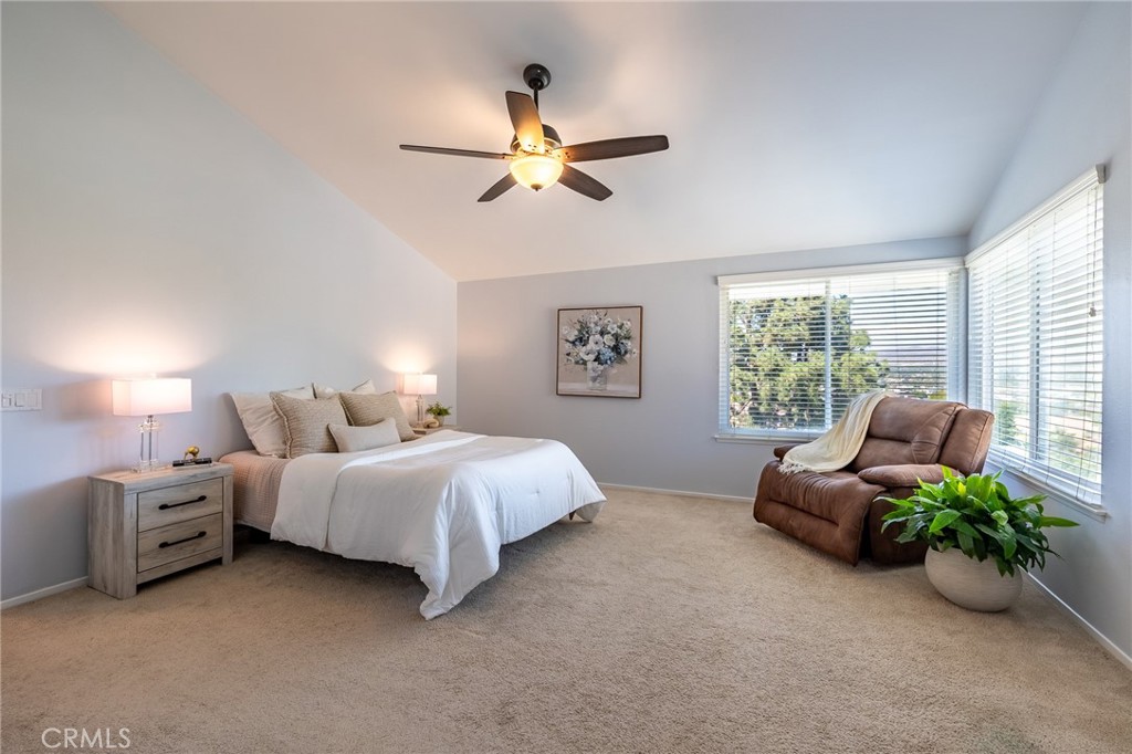 5217 E Rolling Hills Drive