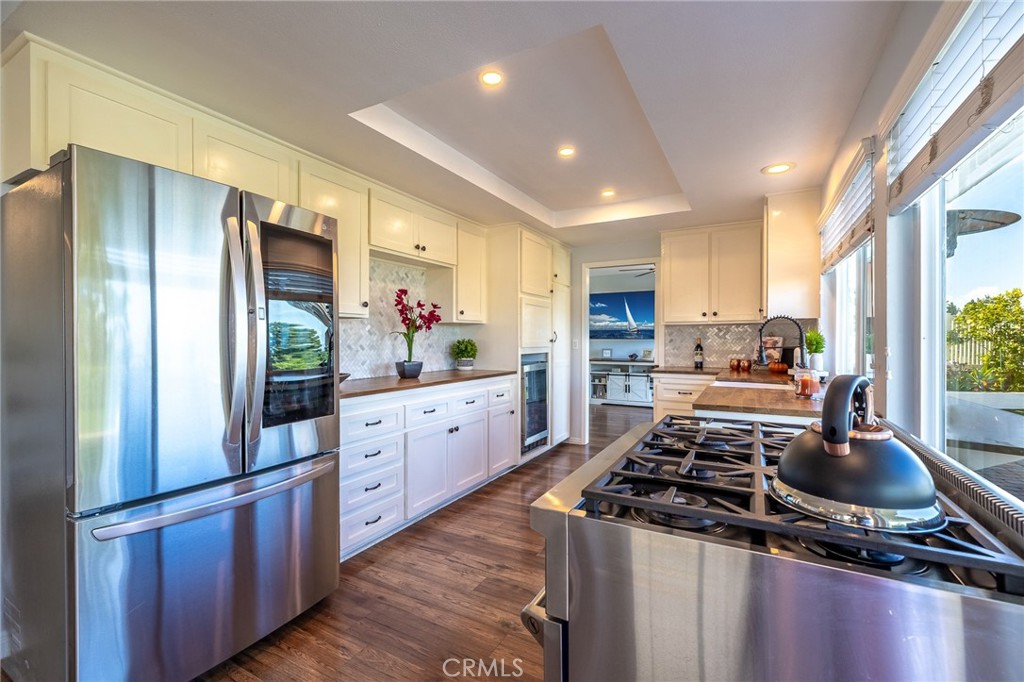 5217 E Rolling Hills Drive