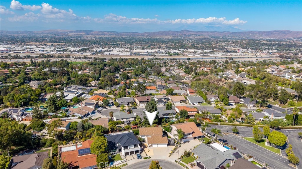 5217 E Rolling Hills Drive