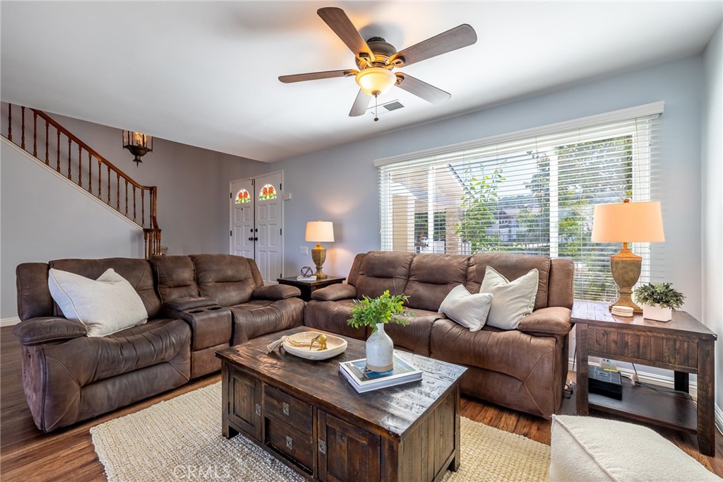 5217 E Rolling Hills Drive