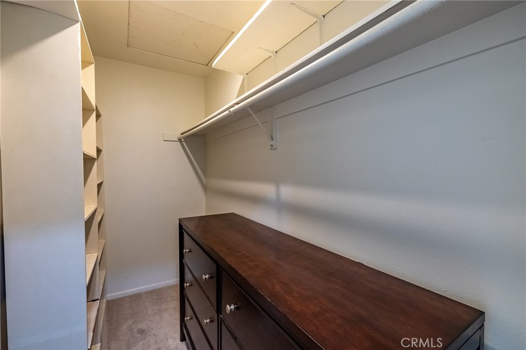 5217 E Rolling Hills Drive