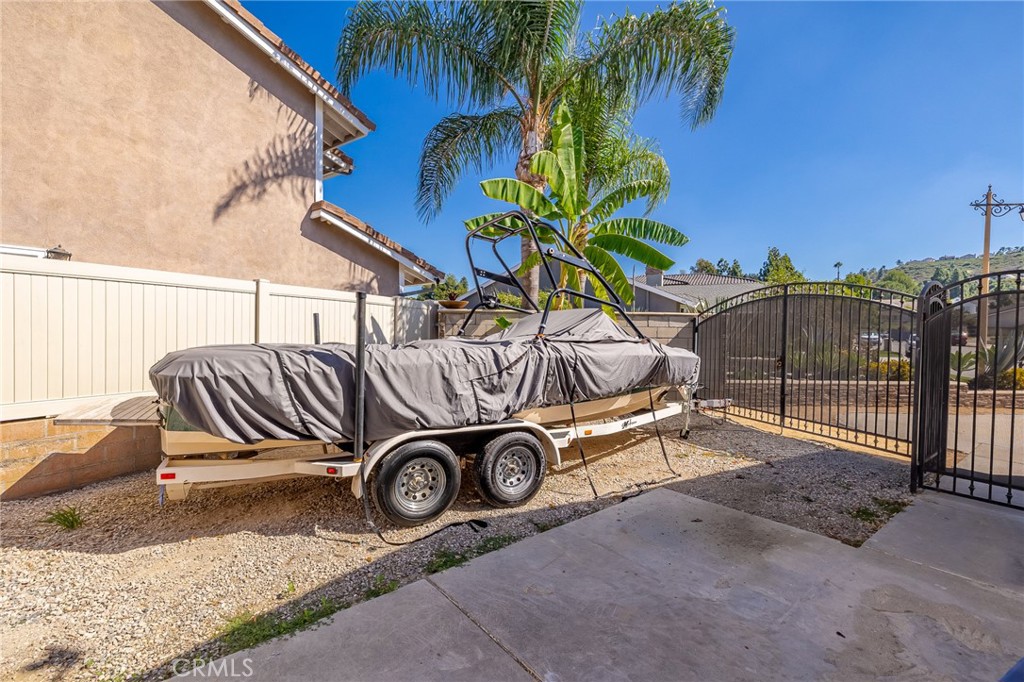 5217 E Rolling Hills Drive