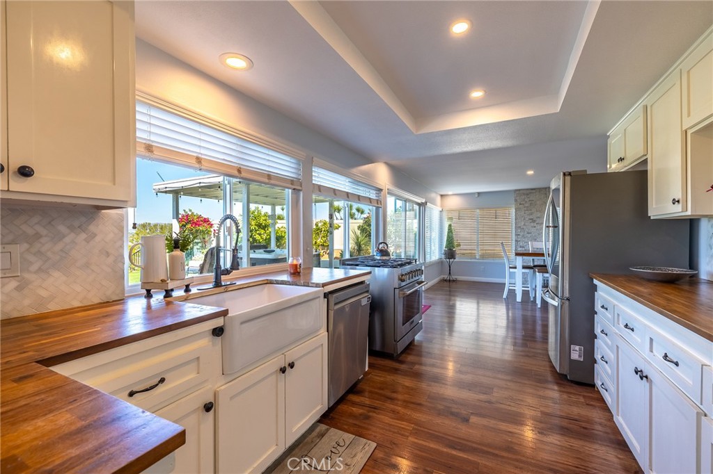 5217 E Rolling Hills Drive