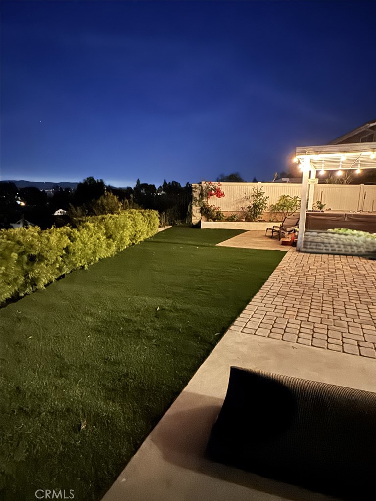 5217 E Rolling Hills Drive