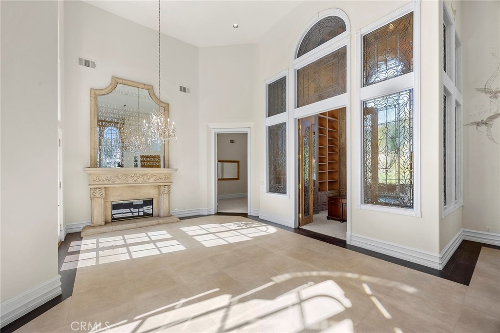 115 S Montgomery