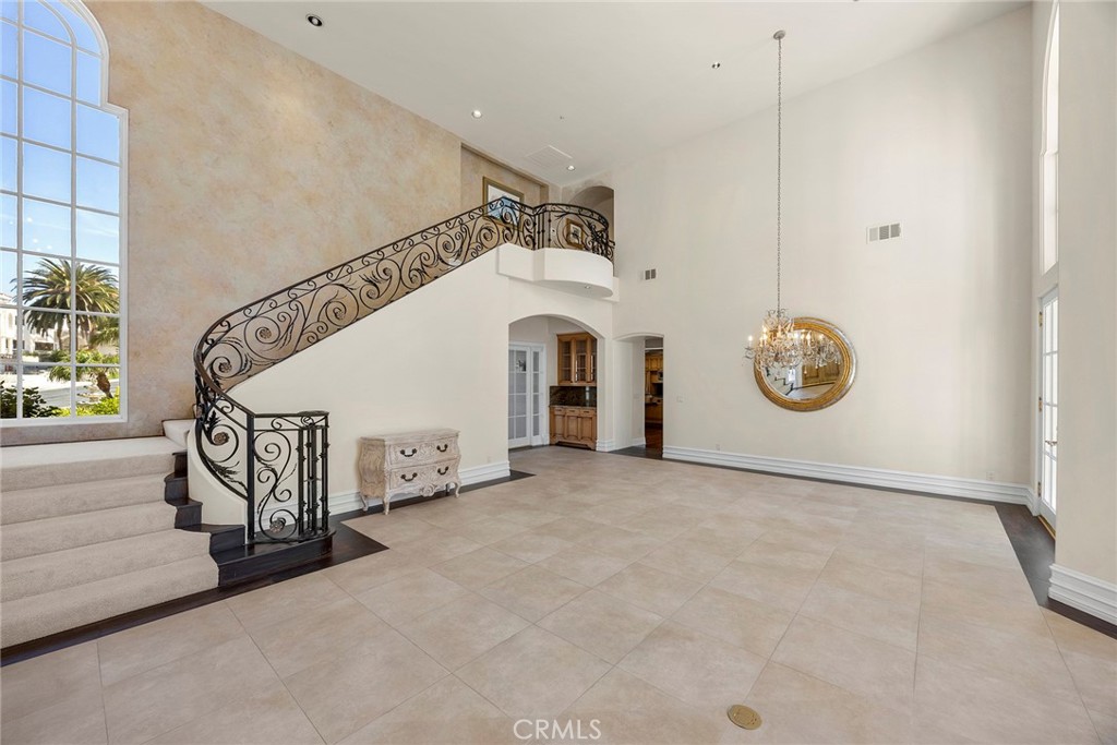 115 S Montgomery