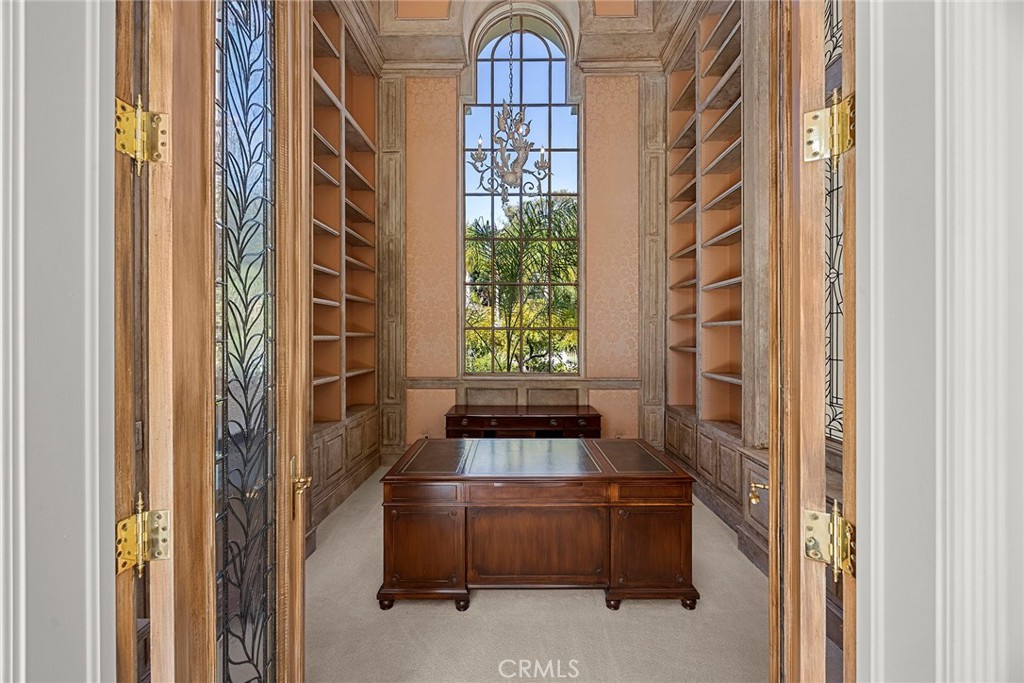 115 S Montgomery