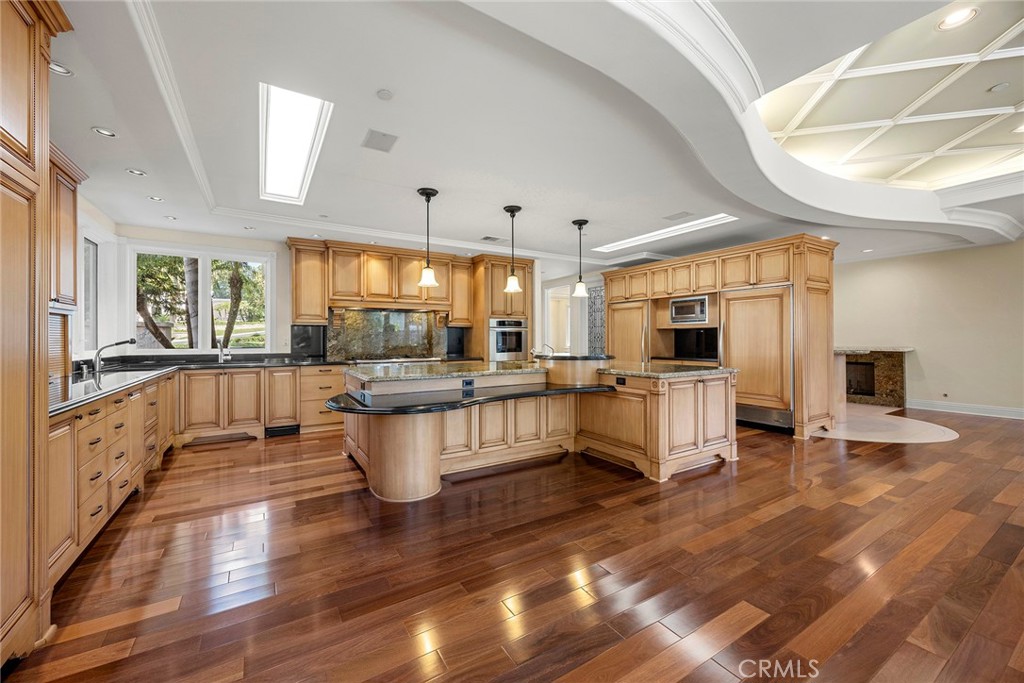 115 S Montgomery