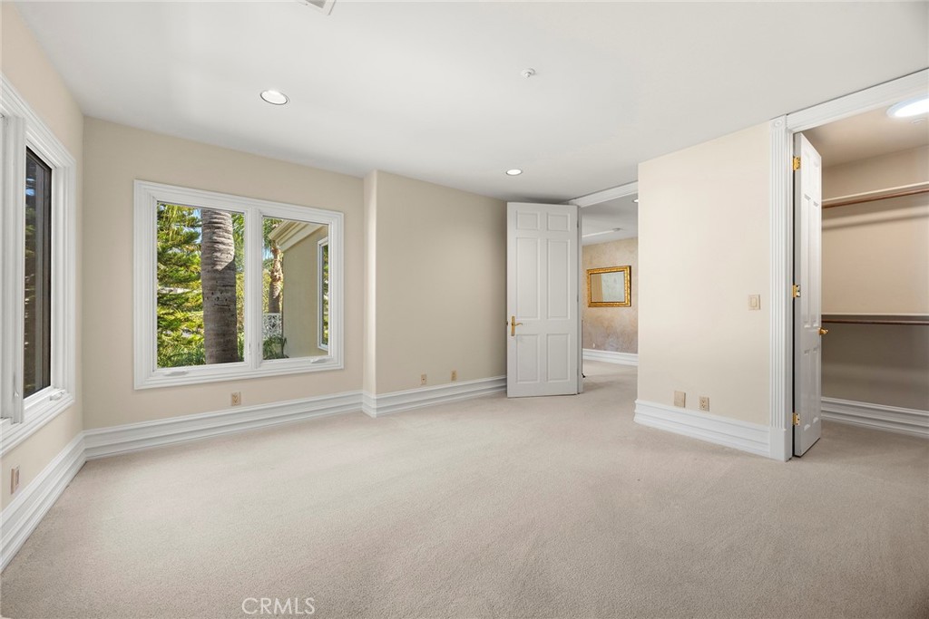 115 S Montgomery