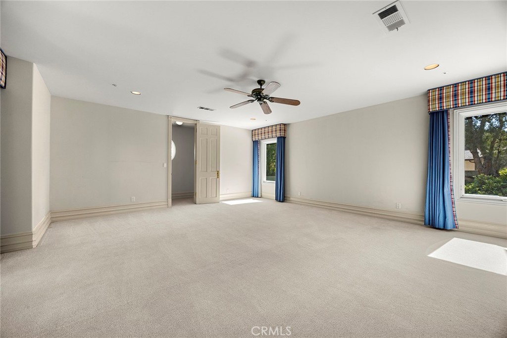 115 S Montgomery