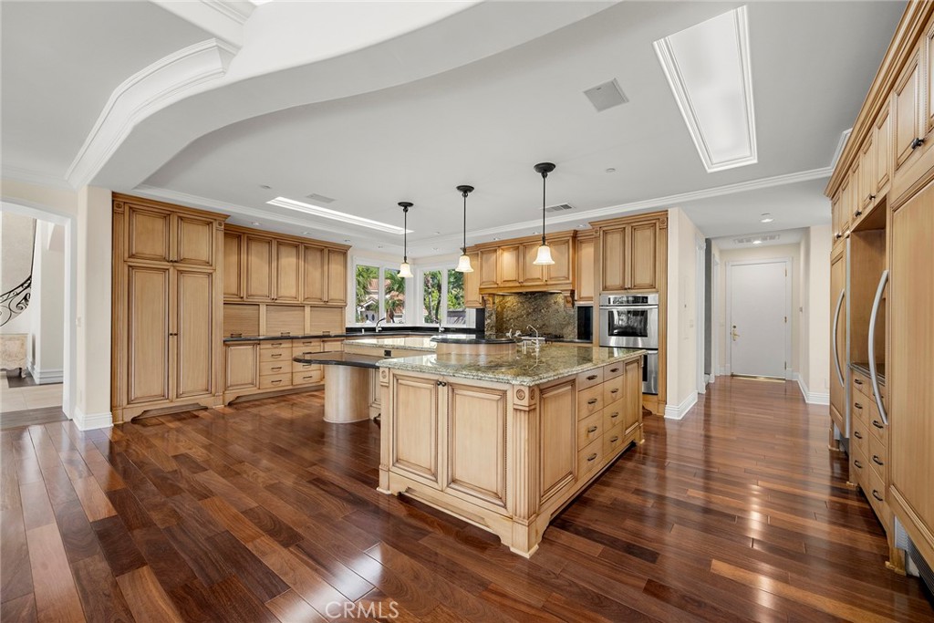 115 S Montgomery