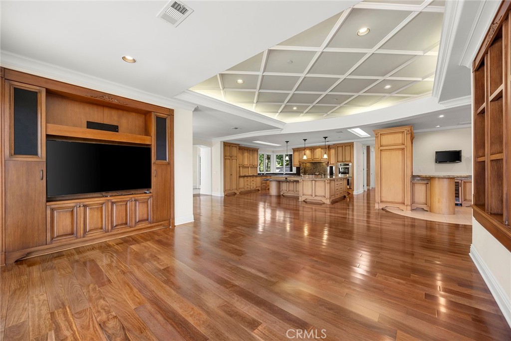 115 S Montgomery