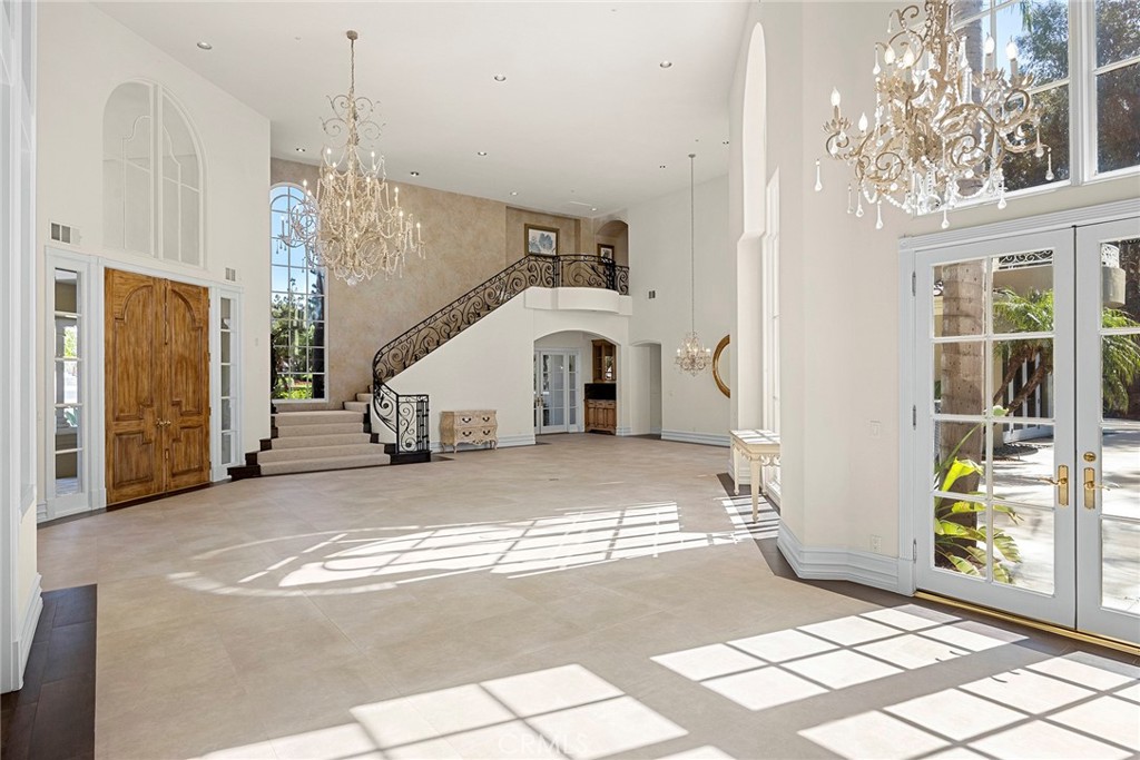 115 S Montgomery