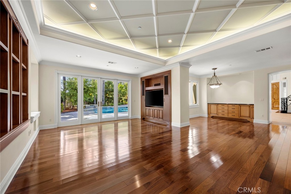 115 S Montgomery