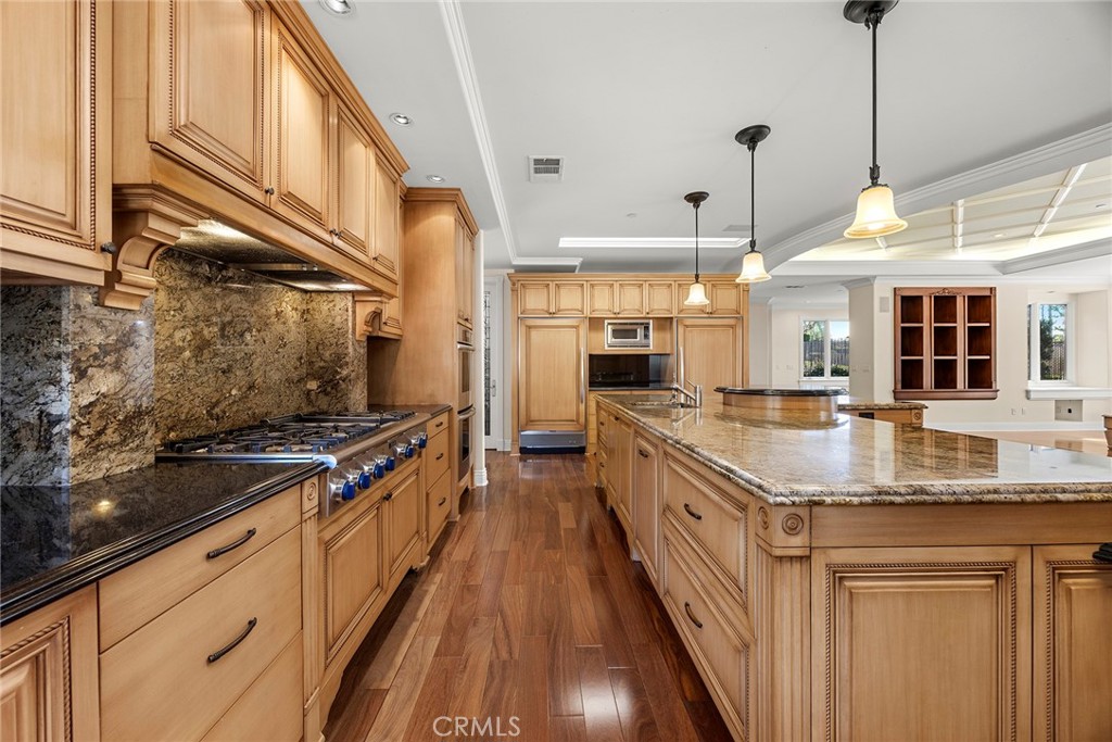 115 S Montgomery