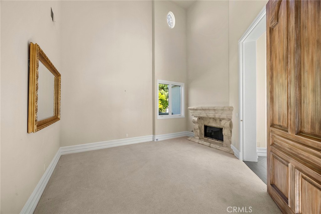 115 S Montgomery