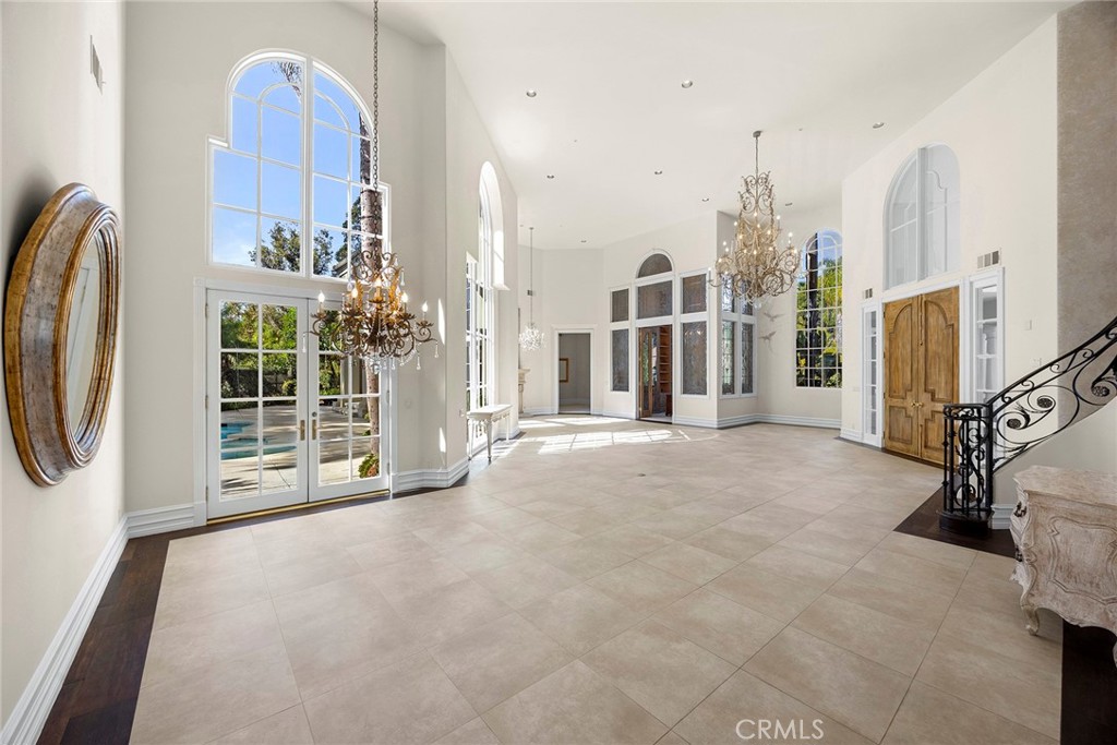 115 S Montgomery