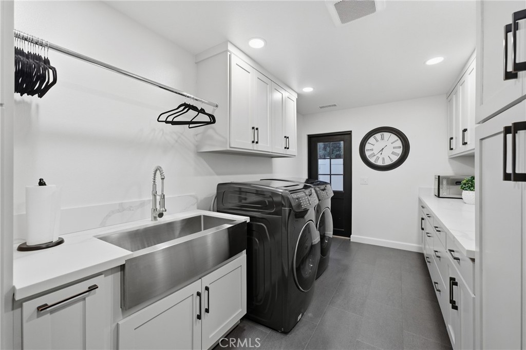 17052 El Cajon Avenue