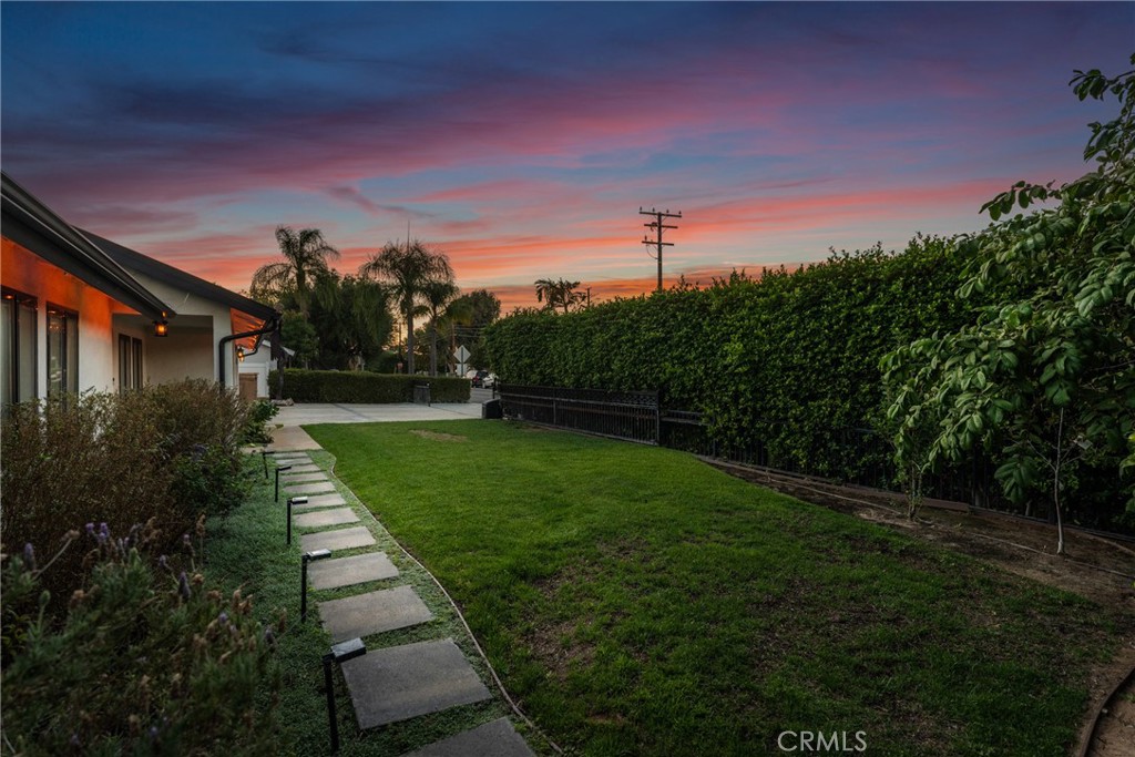 17052 El Cajon Avenue