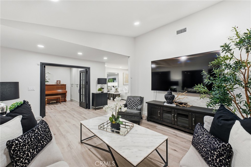 17052 El Cajon Avenue