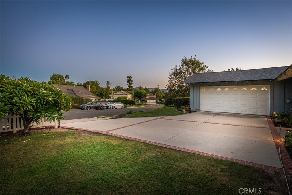 5321 Broken Hill Court