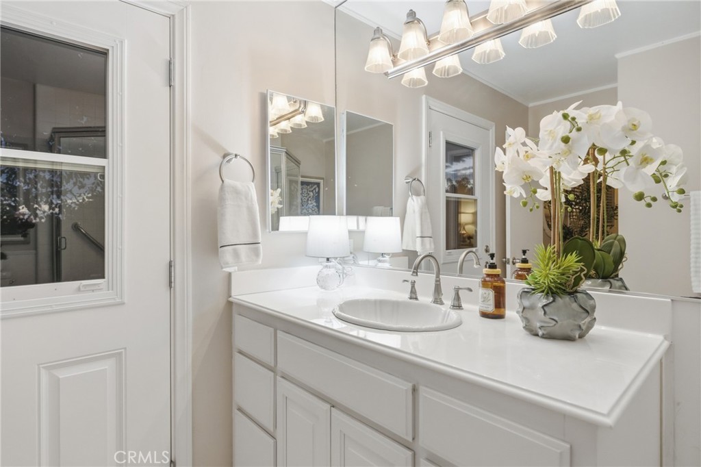 5321 Broken Hill Court