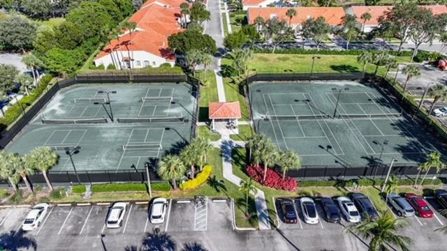 6175 Floral Lakes Dr