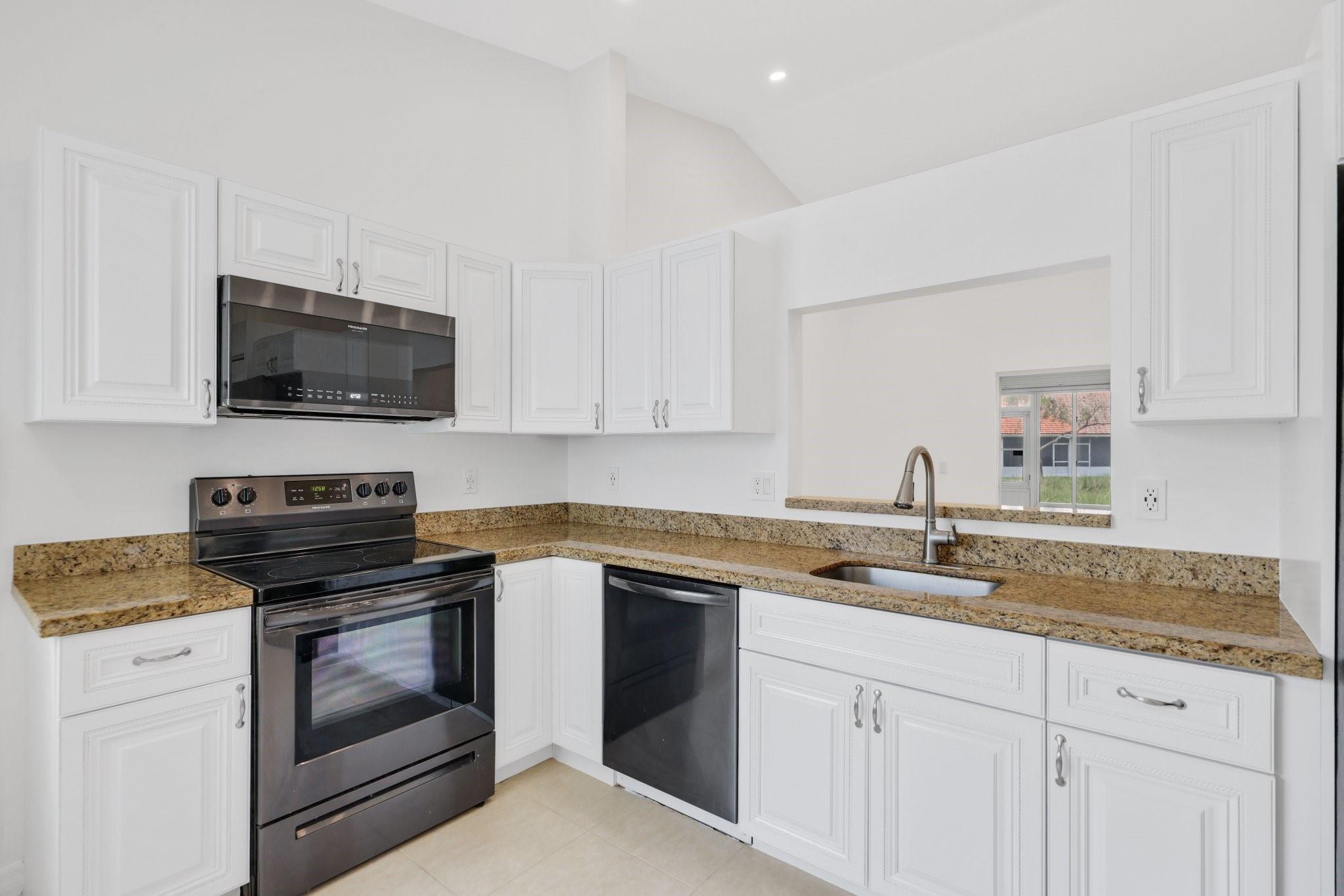 6171 Floral Lakes Dr